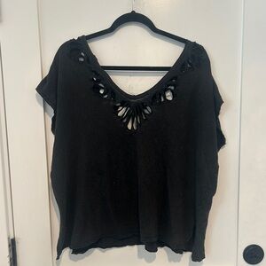 FREE PEOPLE cutout blk cotton top with detail cut-out fits like oversized medium